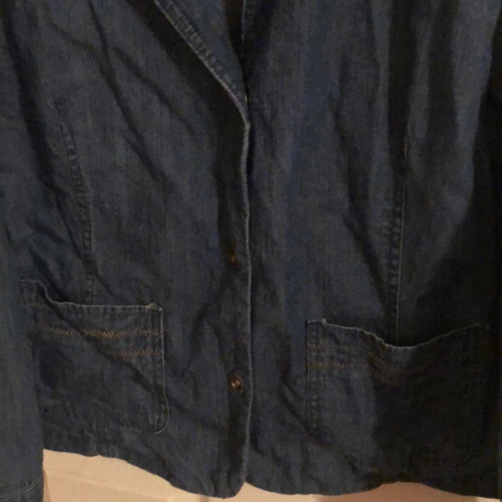 Light weight jacket - Picture 2 of 3